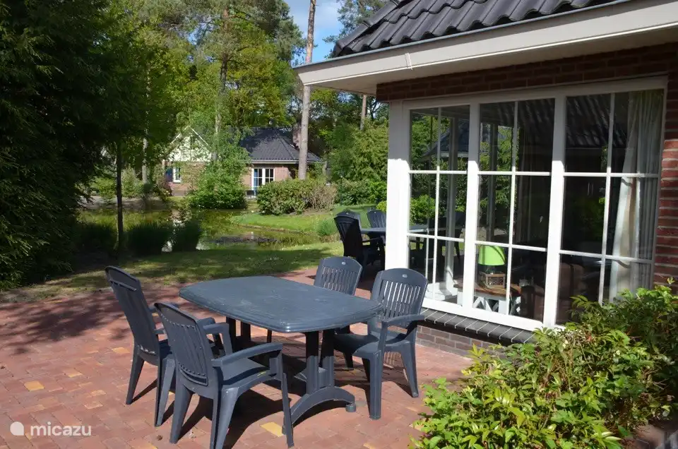 Hier bringt Sie die Nachmittags- und Abendsonne weiter in höhere Sphären. Prost!