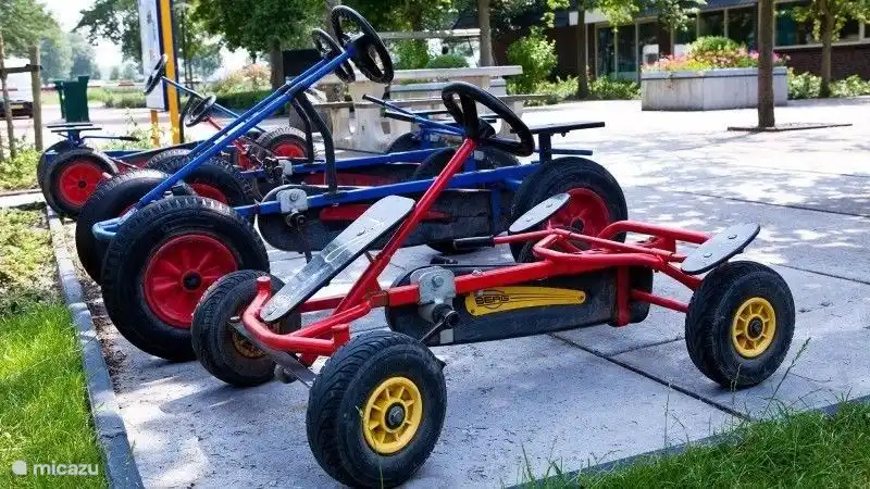 Der Park bietet einen Go-Kart- und Fahrradverleih. Spaß und nützlich!