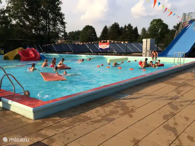 villa en Países Bajos, Güeldres, Beekbergen – La casa del estanque de Veluwe - ÚLTIMA HORA A 3 km en bicicleta (recto en la salida 51, girar a la derecha en el siguiente camino de tierra y girar a la derecha en T) descubrirá la piscina al aire libre Molenallee en Loenen, con una piscina infantil y poco profunda, un gran tobogán, ...