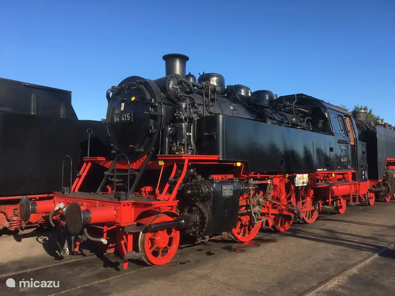Nehmen Sie unbedingt den Dampfzug im Nachbardorf Lieren, toll für Jung und Alt! Besuchen Sie auch die große Anzahl historischer Dampflokomotiven in dieser Museumsstation der Veluwsche Stoomtrein Maatschappij. Die alte Eisenbahnlinie verläuft 300 m vom Park entfernt, sodass Sie sie regelmäßig hören und sehen können!
