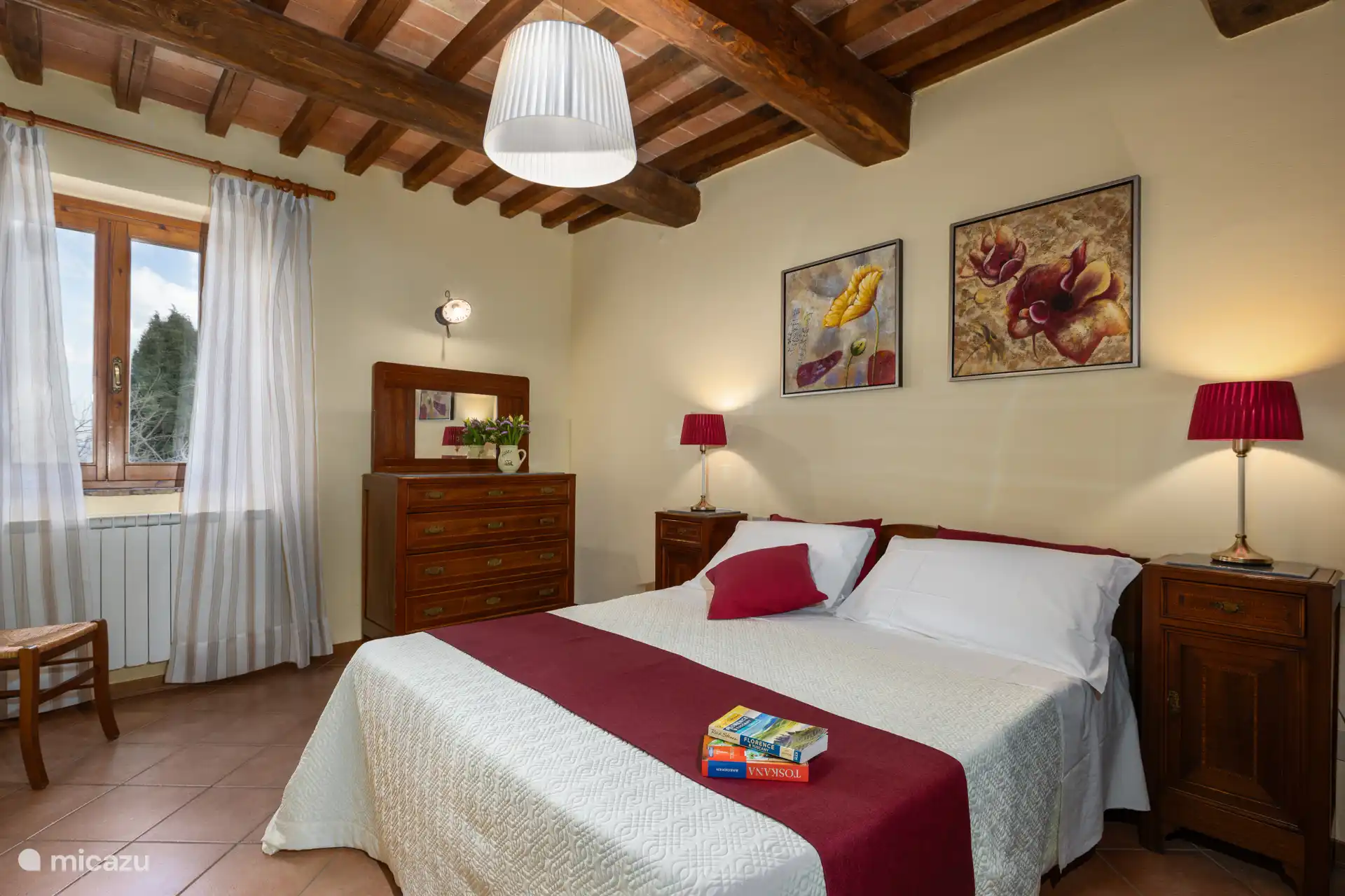 slaapkamer met tweepersoonsbed