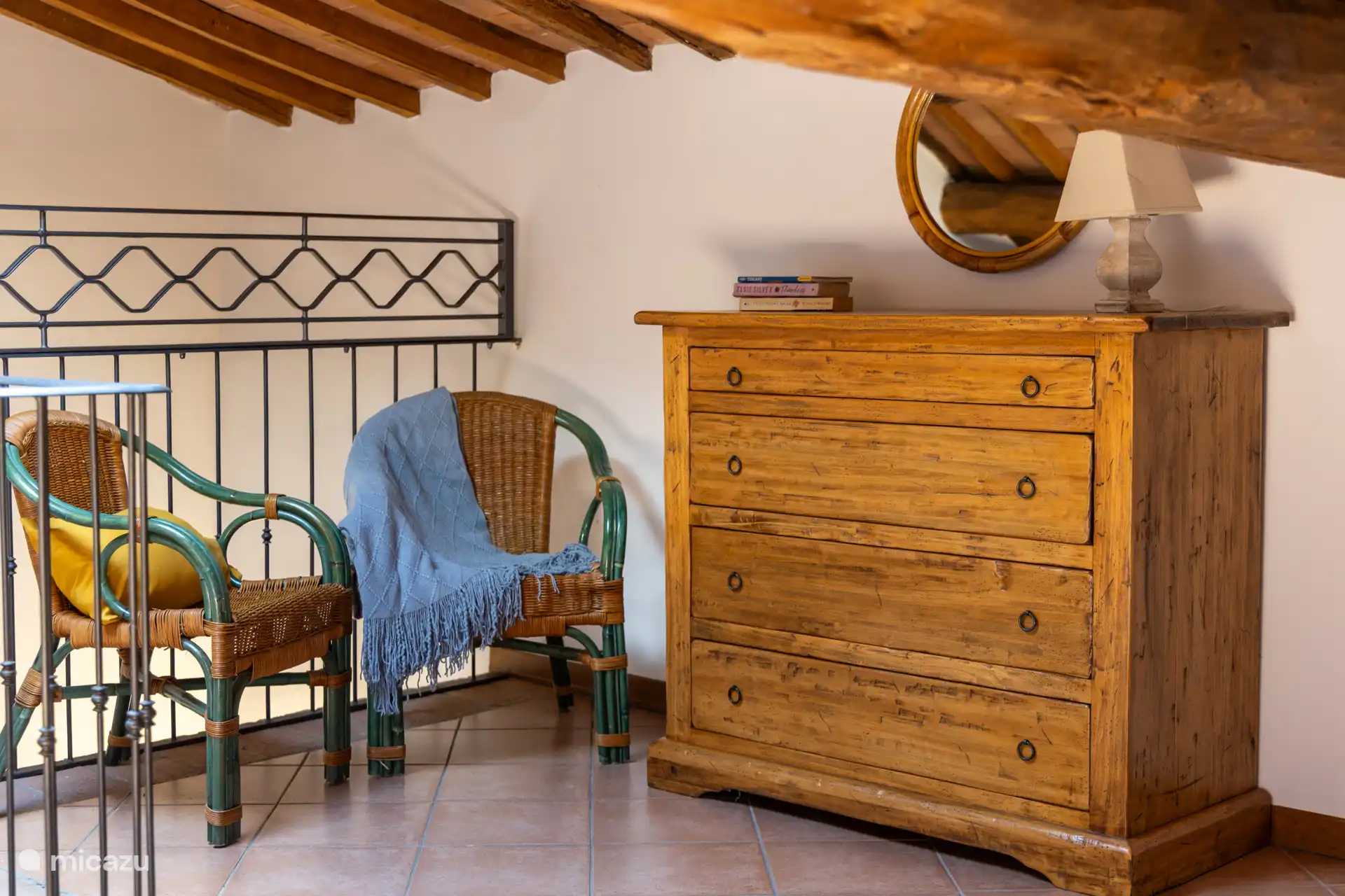 zolder - slaapkamer met 2 of 3 eenpersoonsbedden