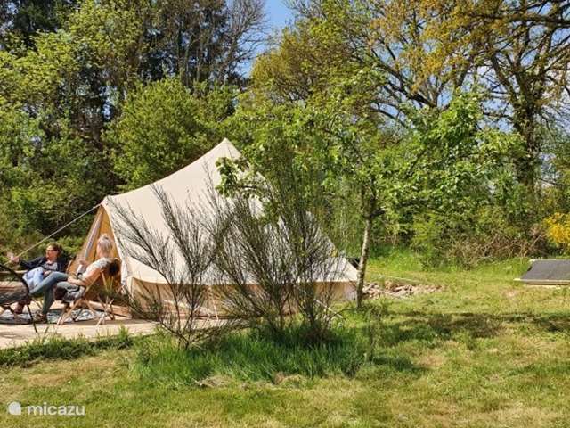 Holiday home in France, Puy-de-Dôme – glamping / safari tent / yurt Bell tent Le Faucon (4 pers.)