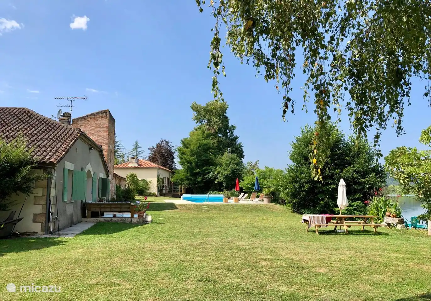 You can see your gite at the back of this photo