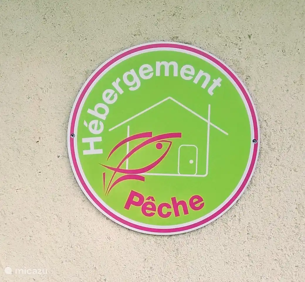 All kinds of extra facilities for the fishermen. An extra loft with fridge and freezer, cooking pan and induction plate, living box, buckets and landing nets.
