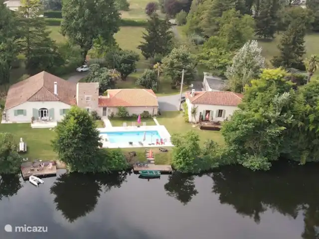 Location de Vacances France, Lot-et-Garonne, Le Temple-sur-Lot, gîte / cottage - Chez Jan et Nicole - Gîte Issac photo d'ensemble, le gîte Issac est sur la droite