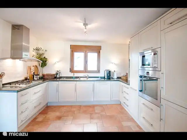 Villa Búho y Bolero en España, Costa Blanca, Moraira - villa cocina casa principal