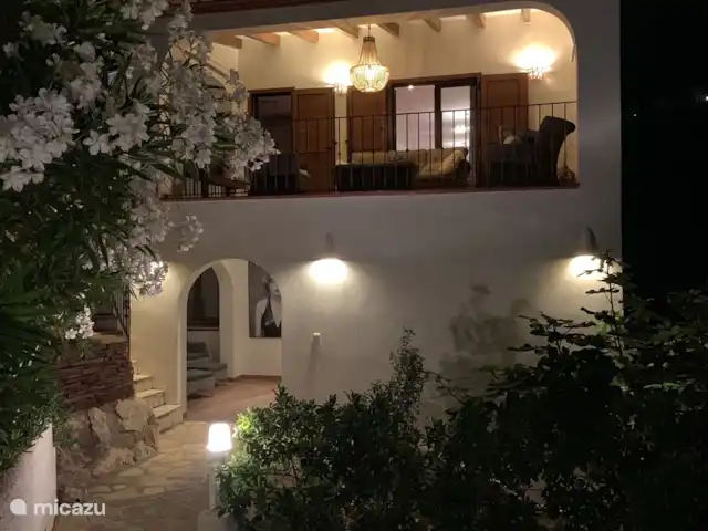 Villa Búho y Bolero en España, Costa Blanca, Moraira - villa por la noche