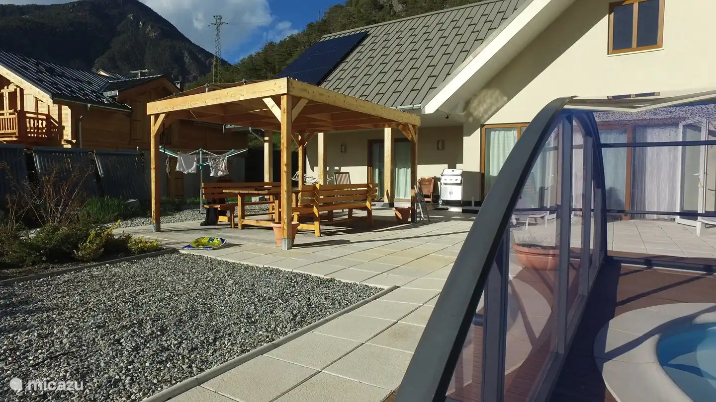 Überdachte Terrasse