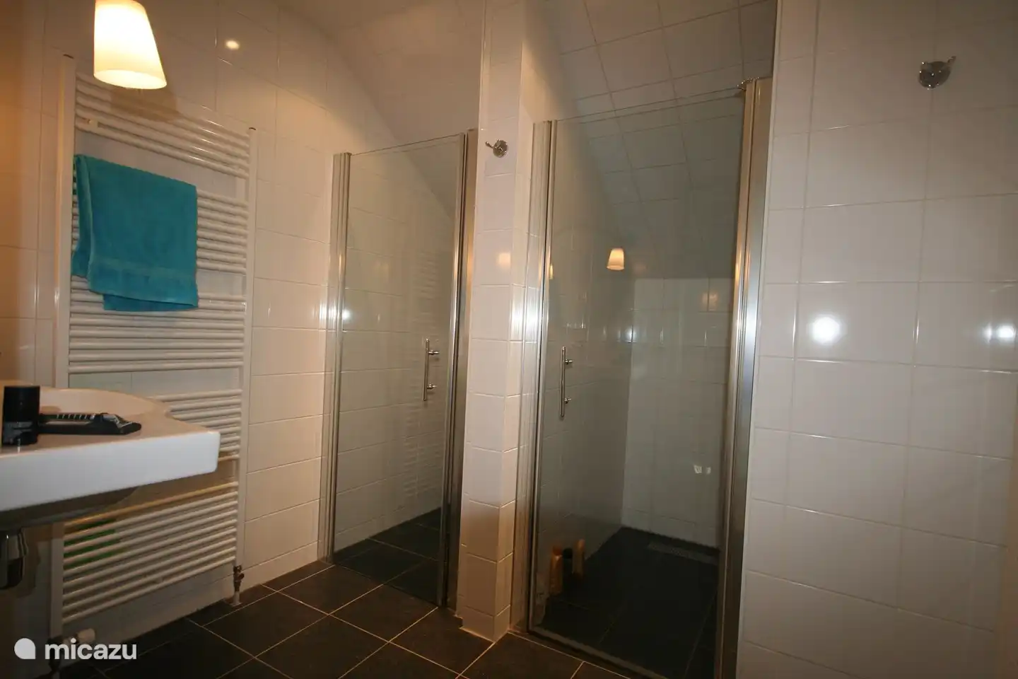 Badezimmer im Obergeschoss 1