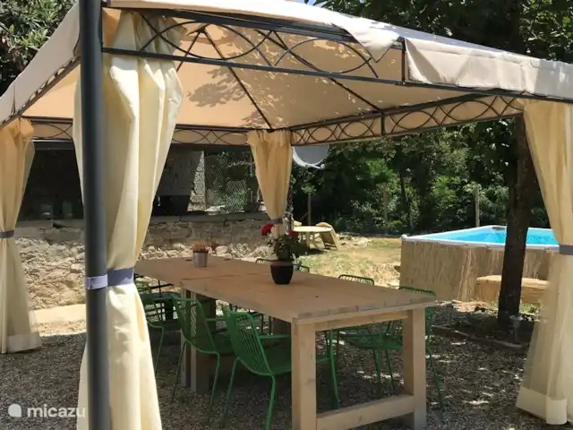 Villa Roccace - La Cucina | Italie, Ombrie, Tuoro sul Trasimeno - appartement Terrasse commune sous le gazebo