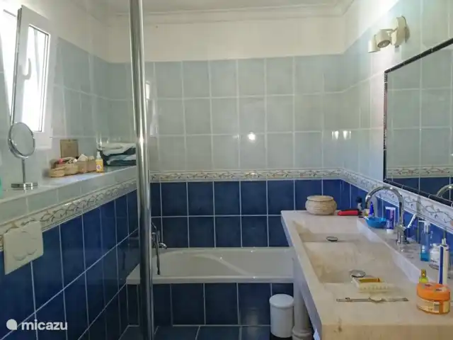 Casa de vacaciones Casa Rinsma en Portugal, Algarve, Vale da Telha - villa Baño en dormitorio principal