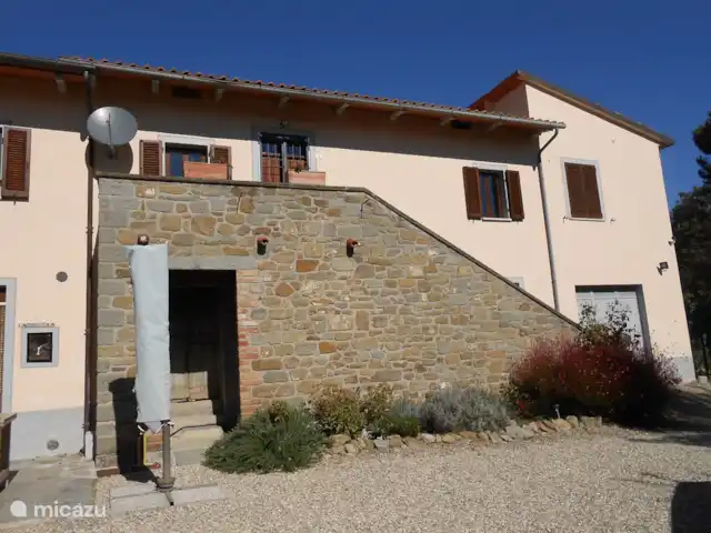 Villa Roccace - La Cantina | Italie, Ombrie, Tuoro sul Trasimeno - studio Façade Villa Roccaccia