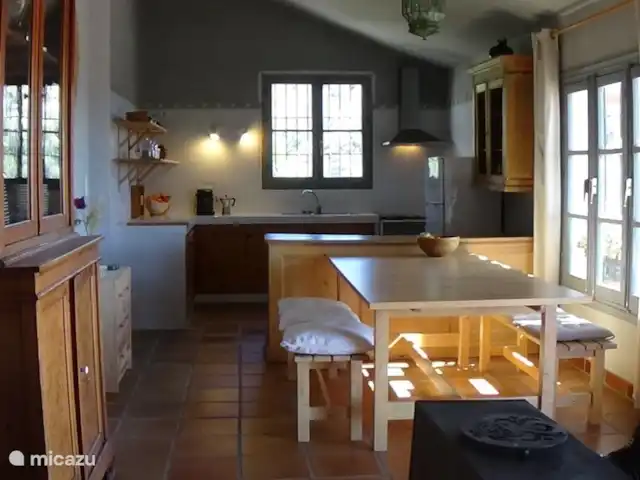 casa la chaparra en España, Andalucía, Riogordo - casa vacacional Comedor y cocina