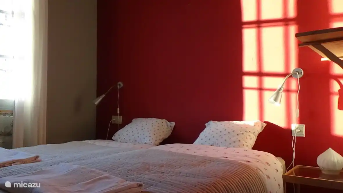 dormitorio con aire acondicionado