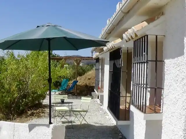 casa la chaparra en España, Andalucía, Riogordo - casa vacacional Terraza apartamento Alegría
