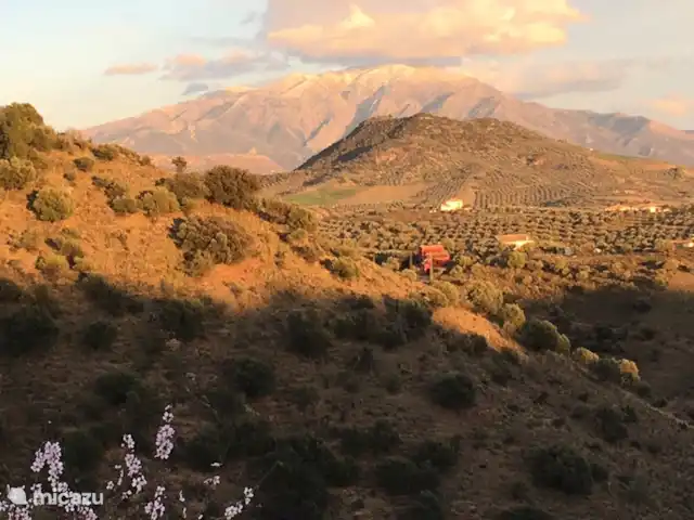 casa la chaparra en España, Andalucía, Riogordo - casa vacacional El juego de colores en las montañas desde la terraza