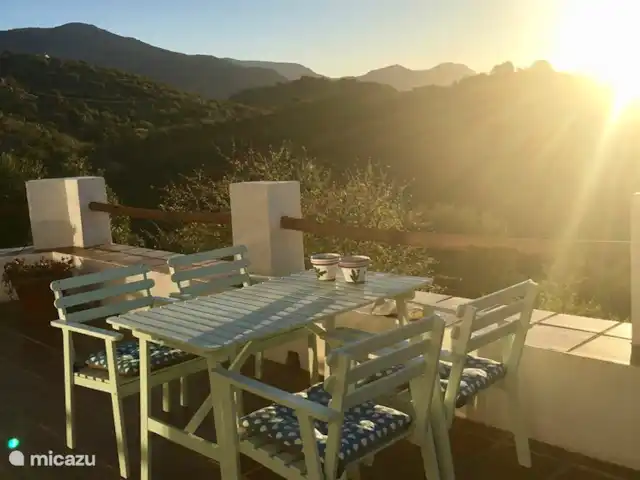 casa la chaparra en España, Andalucía, Riogordo - casa vacacional ¡Tan maravilloso bajo el sol de la mañana!