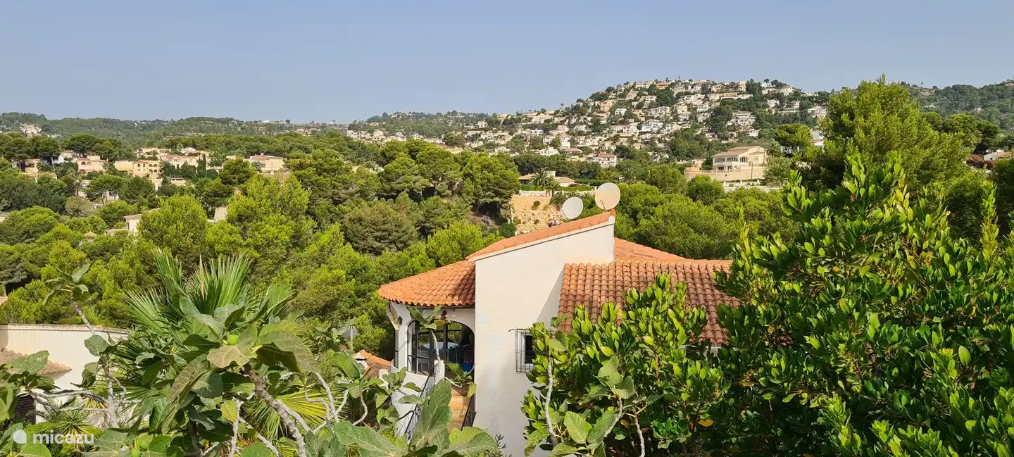 Haus von der Straße aus gesehen