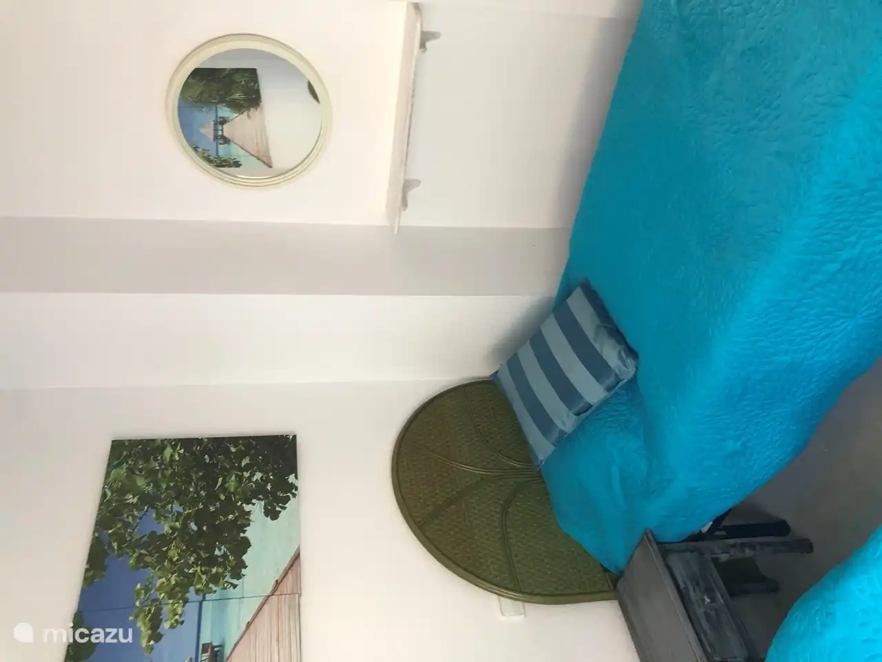 bedroom 2 x 1 person bed 