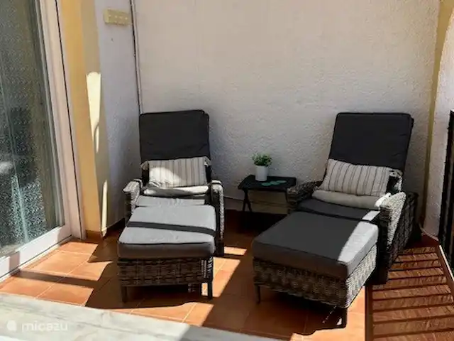 Casa Bonita huren in Spanje, Costa Blanca, Calpe - vakantiehuis heerlijke relax stoelen op balkon