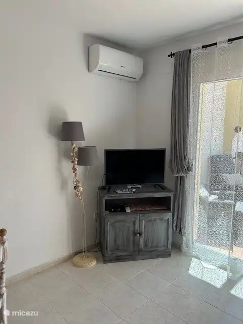 television corner with all channels of Canaal Digitaal 