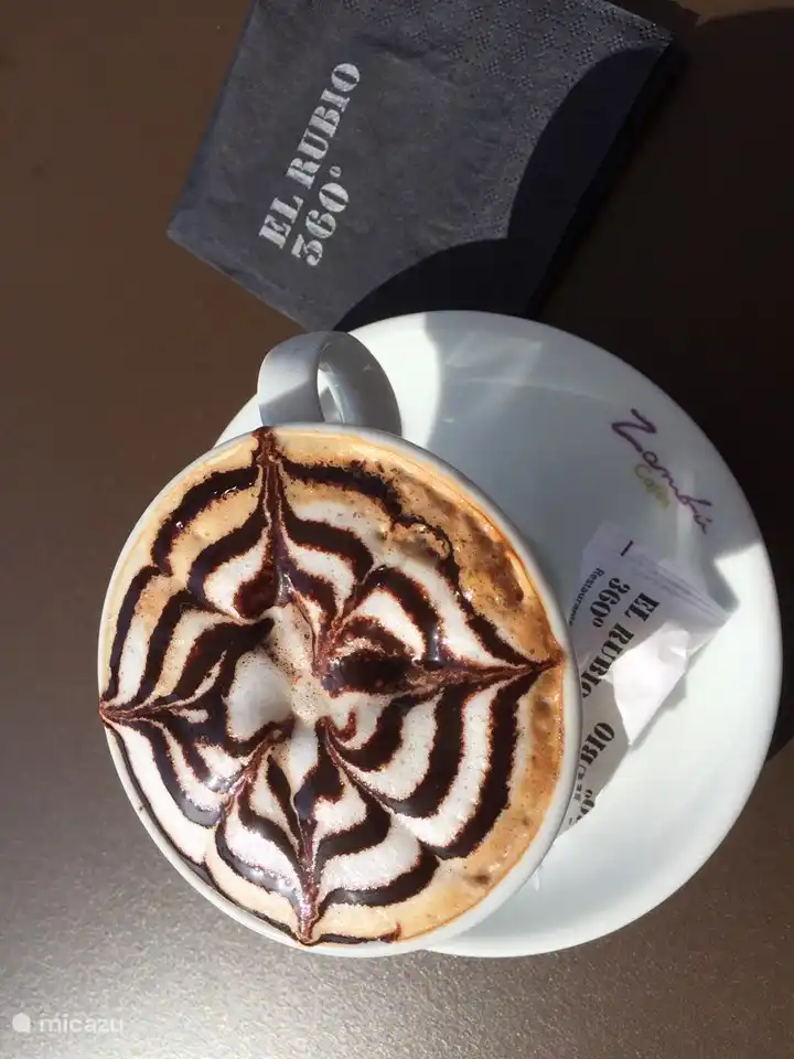 Eine köstliche Tasse Kaffee bei El Rubio