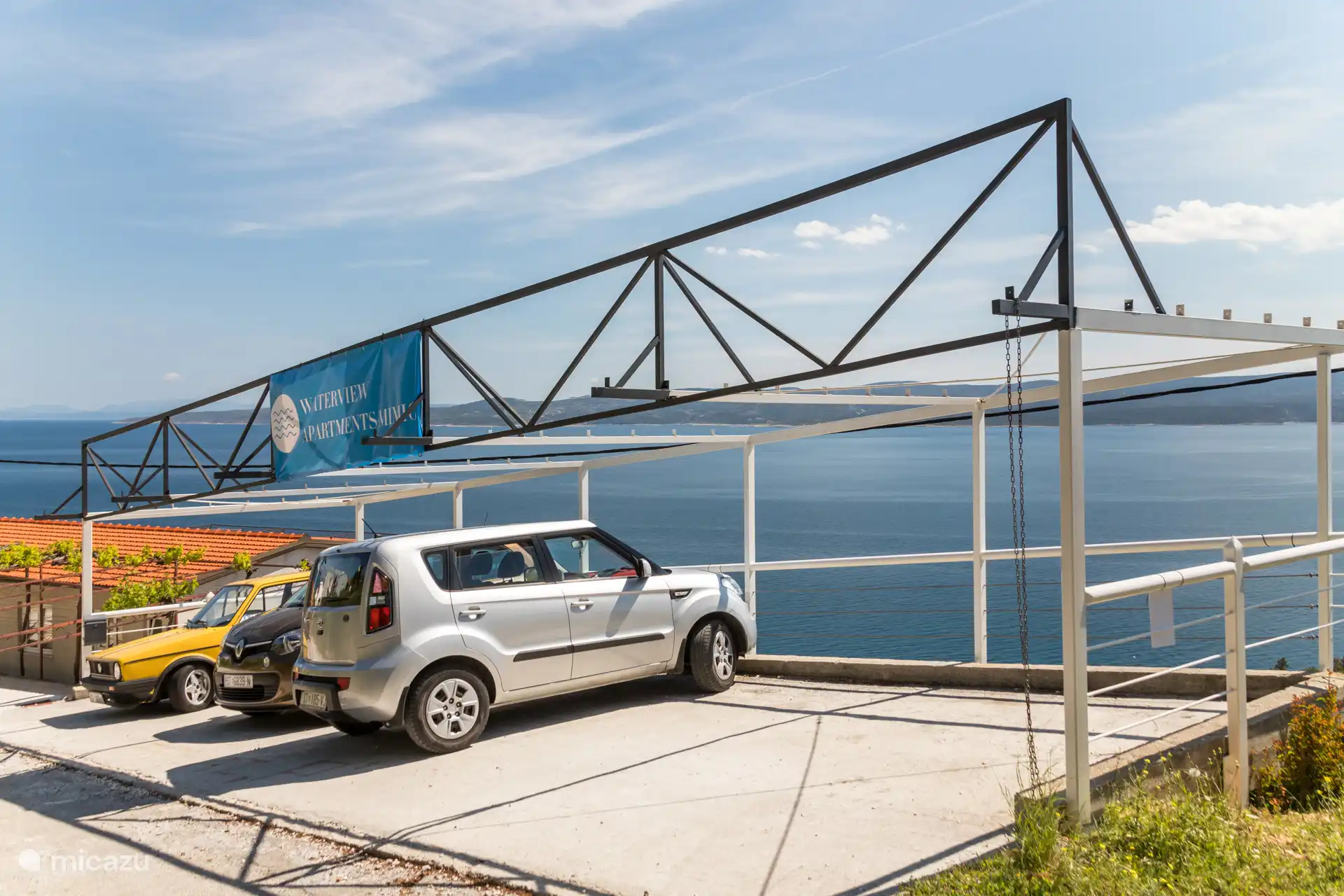 Nuestro aparcamiento (ahora está cubierto)