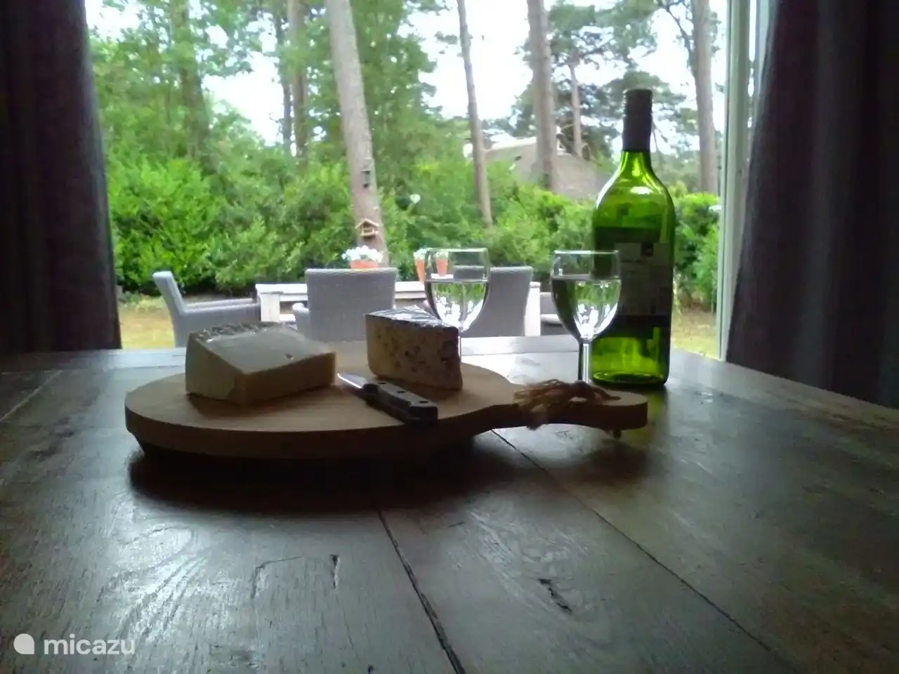 Uitzicht vanaf de eettafel.