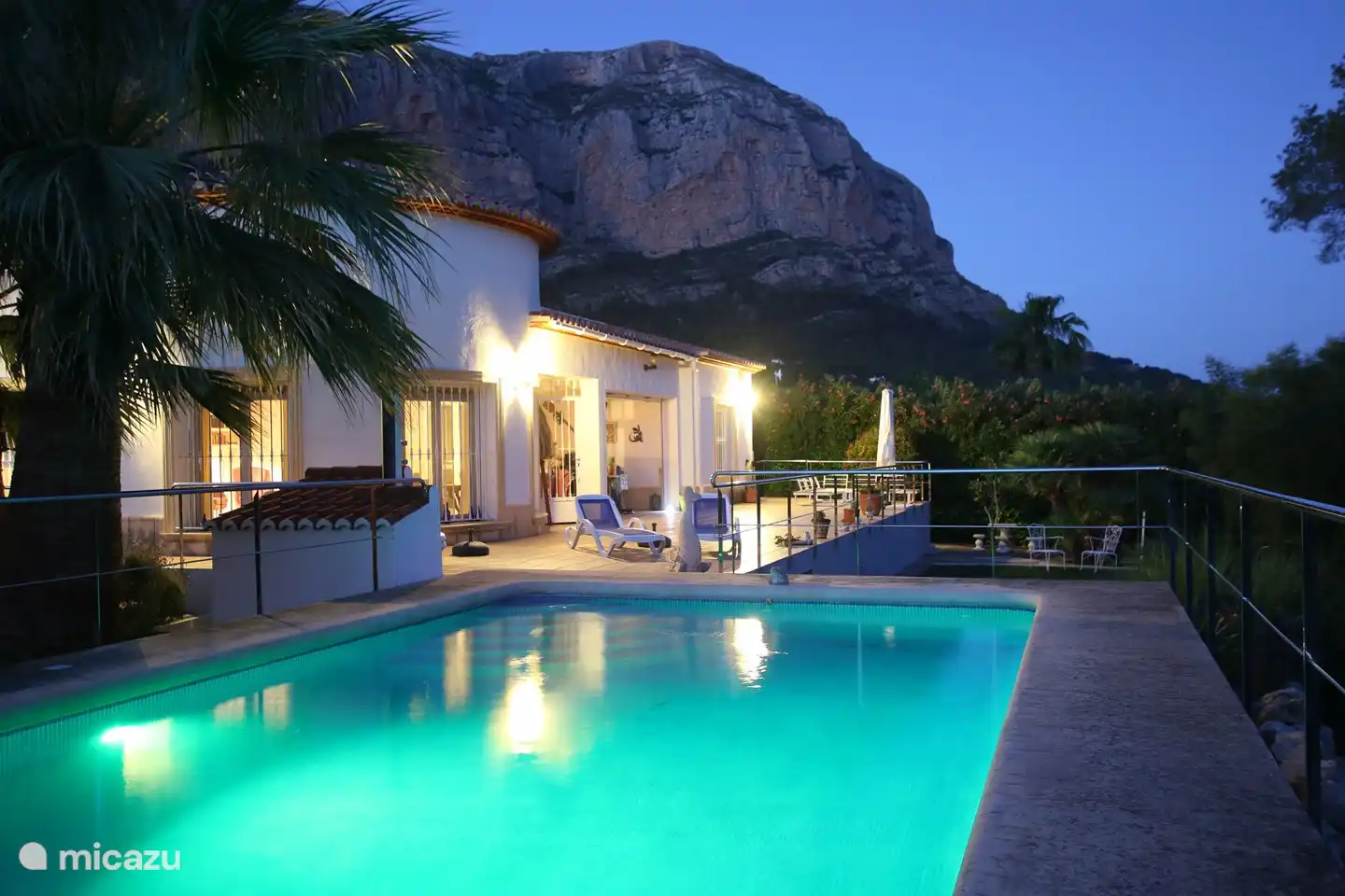 Baignade romantique sous la nuit moonba