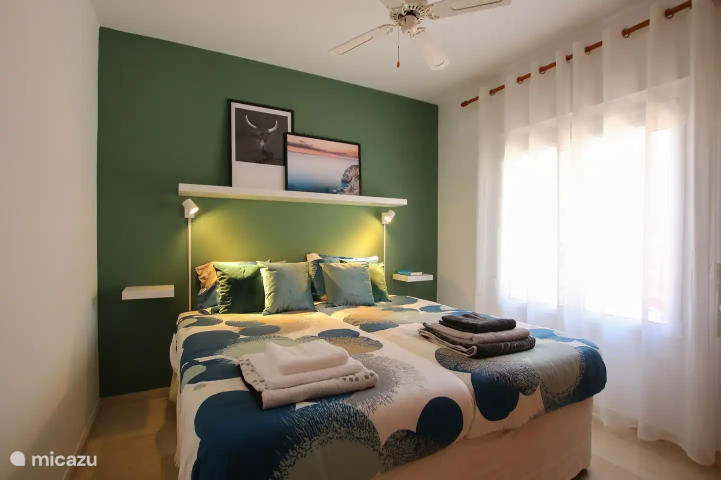 Chambre avec de bons sommiers, lavabo privé et garde-robe