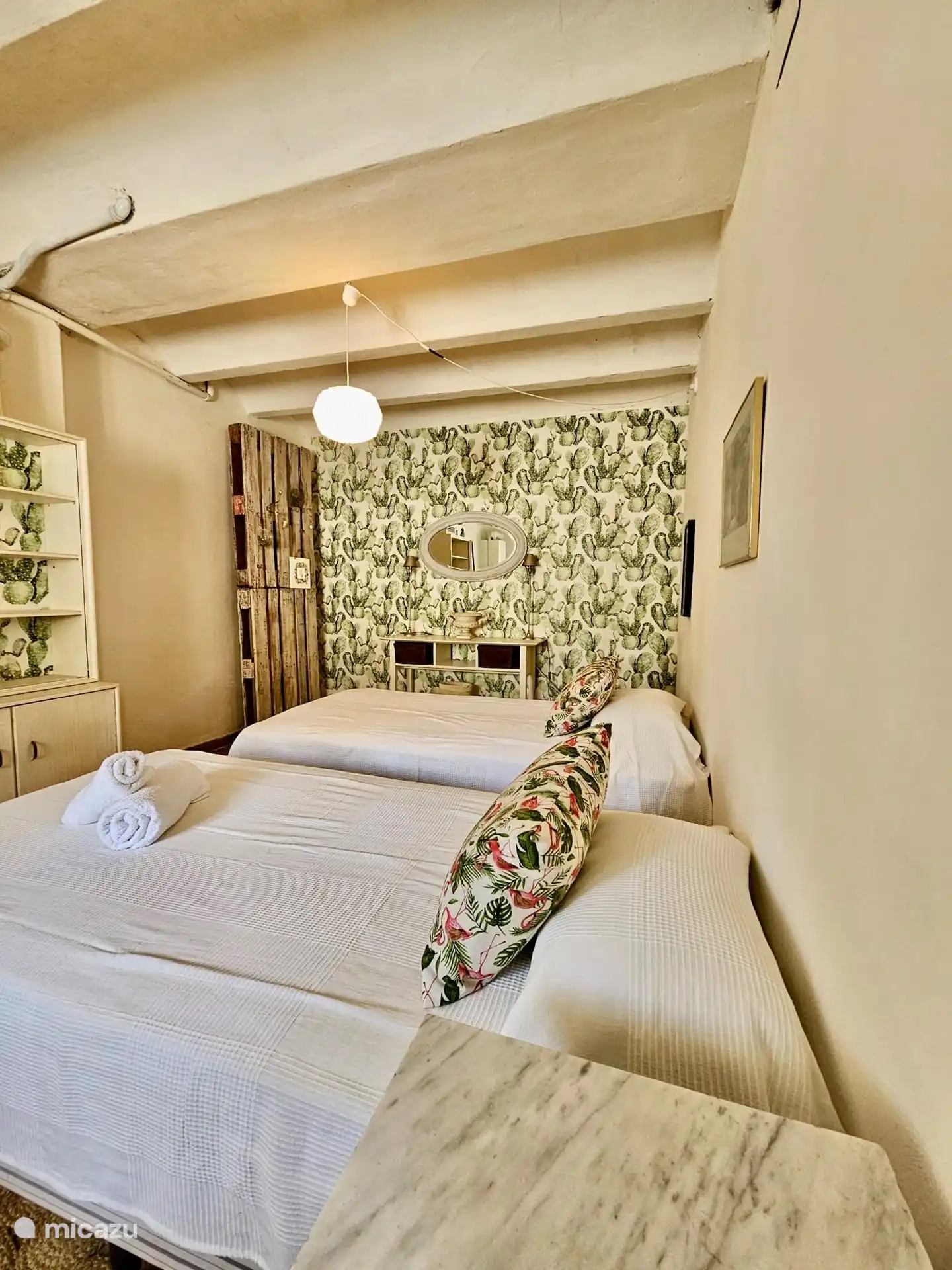 Chambre familiale avec 2 lits simples 