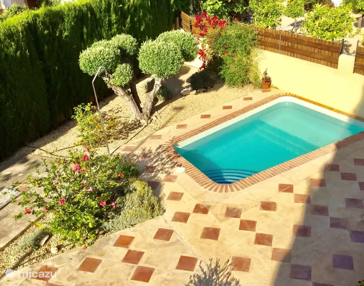 Jardin et piscine privés 