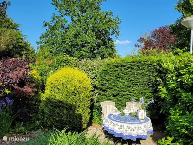 Weids uitzicht huren in Nederland, Zeeland, Ouwerkerk - bungalow Terras in de voortuin