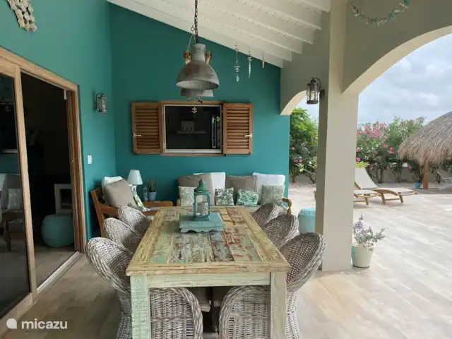 Villa Blou-Berde | Bonaire, Bonaire, Belnem - villa Table à manger sur le porche