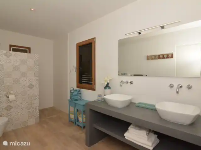 Villa Blou-Berde | Bonaire, Bonaire, Belnem - villa Salle de bain dans la chambre principale