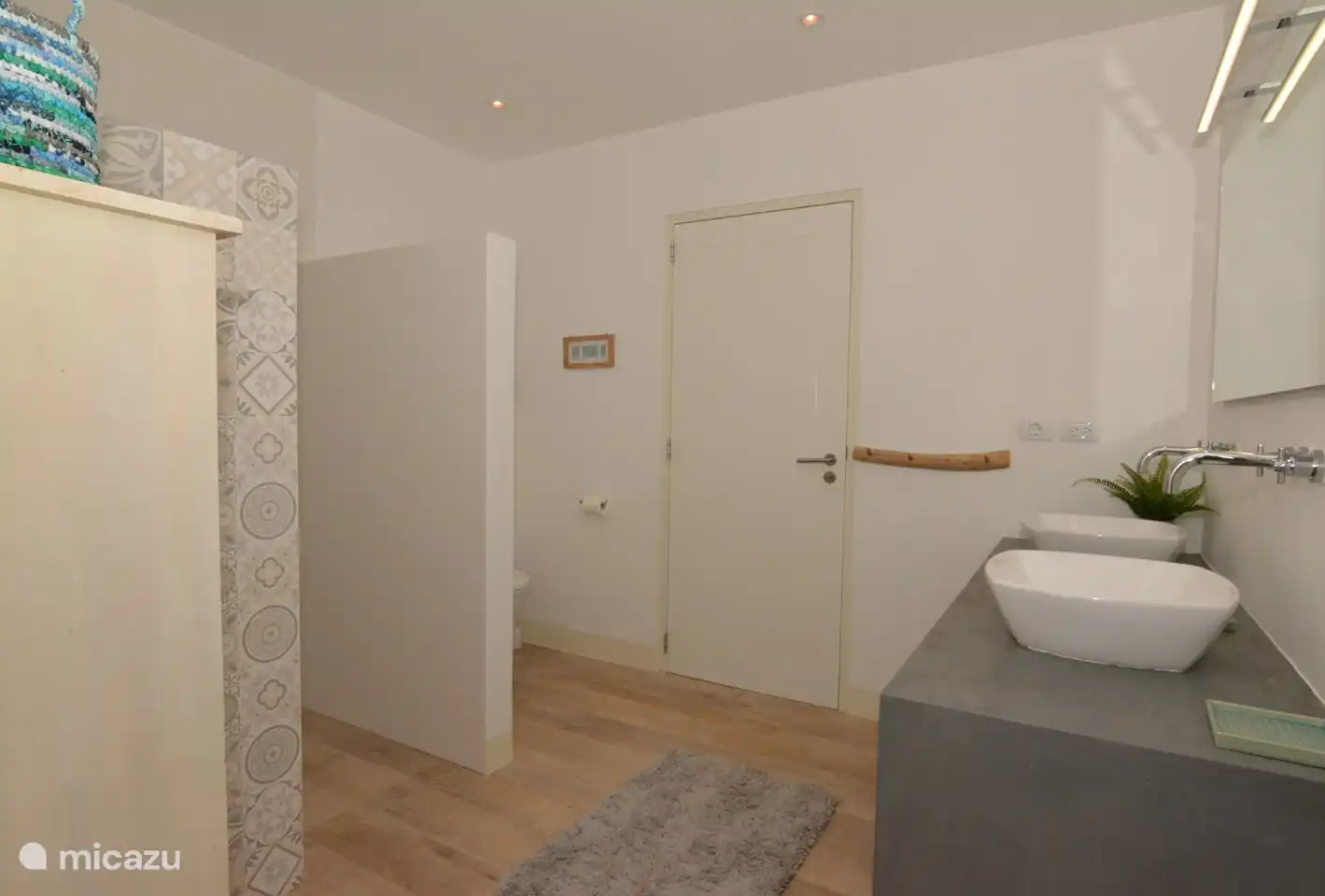 Salle de bain dans la deuxième et la troisième chambre