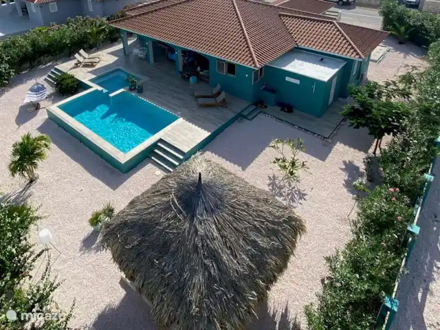 Villa Blou-Berde | Bonaire, Bonaire, Belnem - villa Vue d'ensemble retour (août 2020 - les plantes ont énormément poussé, voir autres photos)