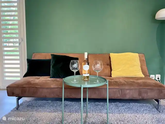 Chalet Leentje | Pays-Bas, Utrecht, Doorn - chalet Le canapé peut également être utilisé en position salon et en canapé-lit
