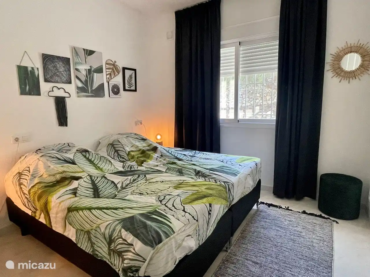 Slaapkamer 2 voorzien van 2 1-persoonsbedden 90x200cm