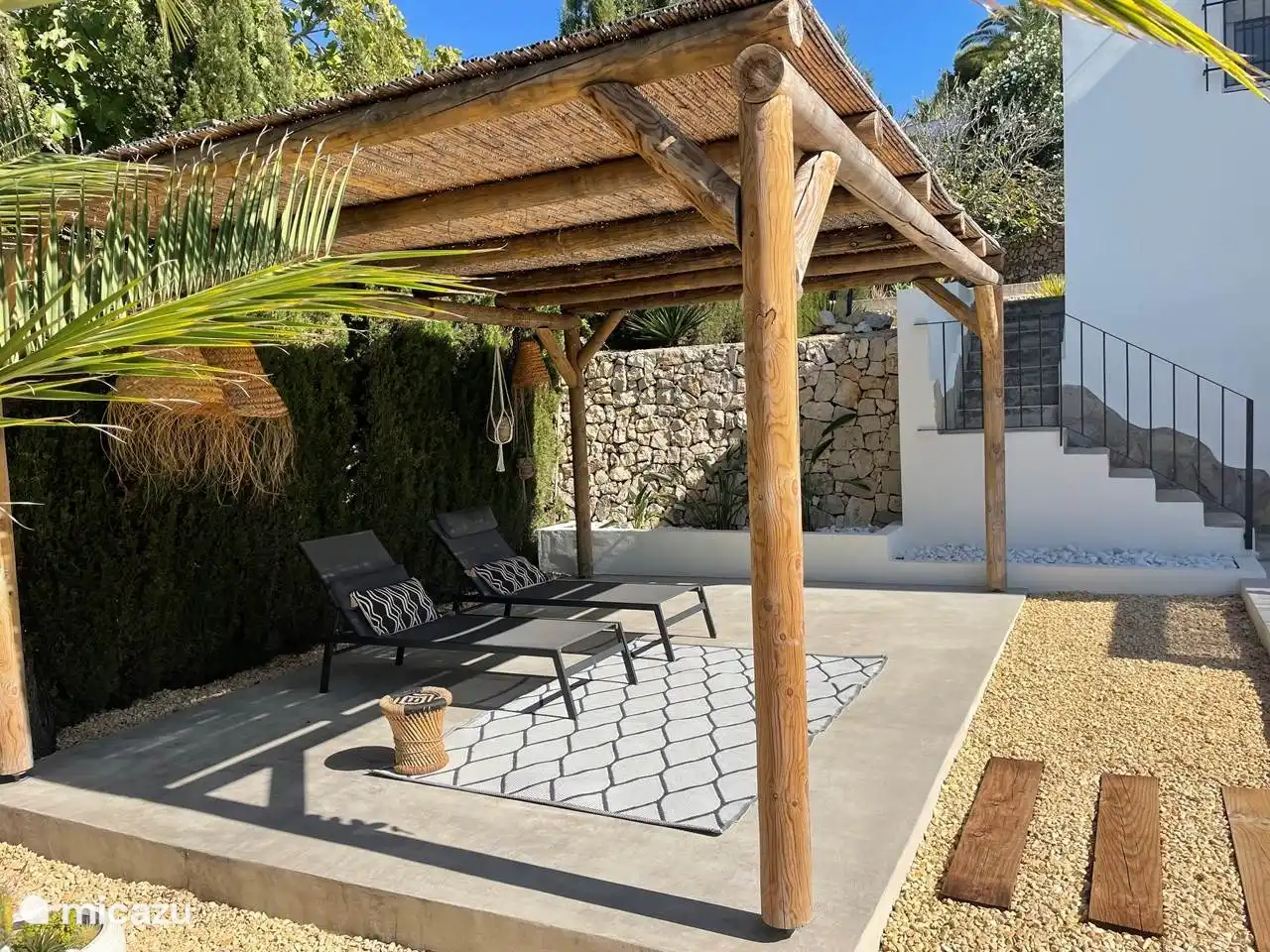 Fijne schaduwplek onder de cabana