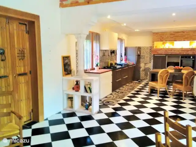 Innièze | France, Lot, Lachapelle-Auzac - maison de vacances cuisine