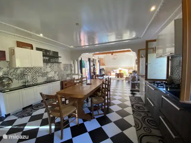 Innièze | France, Lot, Lachapelle-Auzac - maison de vacances cuisine