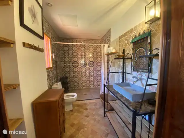 Innièze | France, Lot, Lachapelle-Auzac - maison de vacances salle de bains
