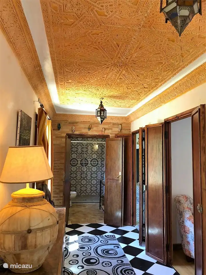 couloir à la salle de bain