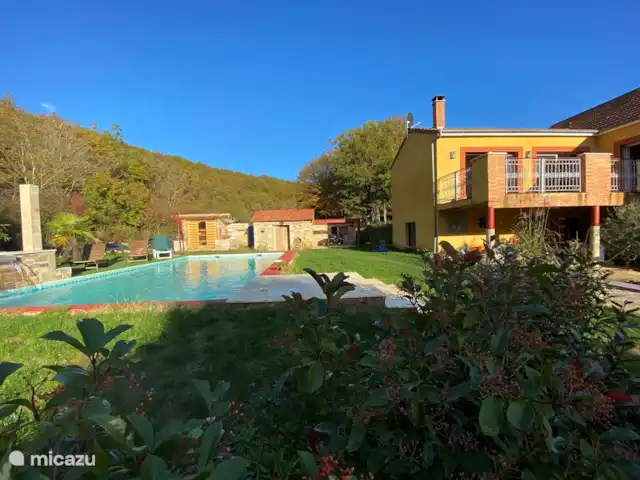 Innièze | France, Lot, Lachapelle-Auzac - maison de vacances piscine
