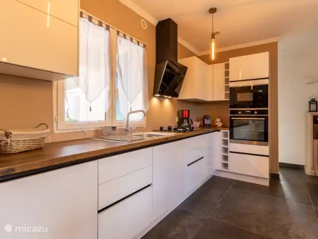 La Grauvière | France, Lot, Anglars-Nozac - maison de vacances cuisine