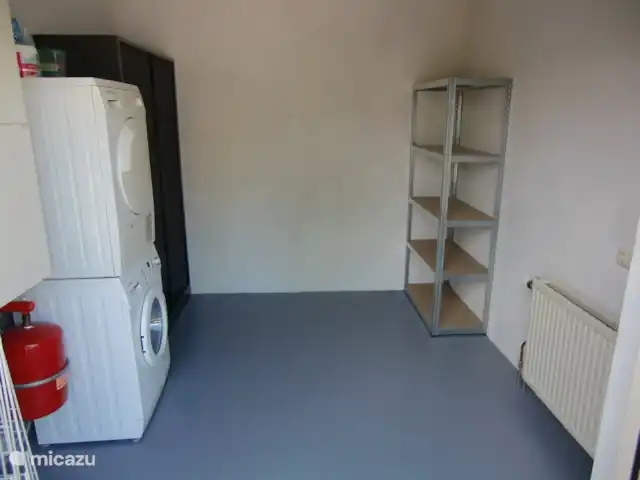 Maison de vacances 'Geel Koper' Veluwe! | Pays-Bas, Gueldre, Wells - maison de vacances La salle de stockage pour ranger vos vélos et autres effets personnels.
Egalement suffisamment de prises pour recharger vos batteries.
Utilisation gratuite de la machine à laver et du sèche-linge.