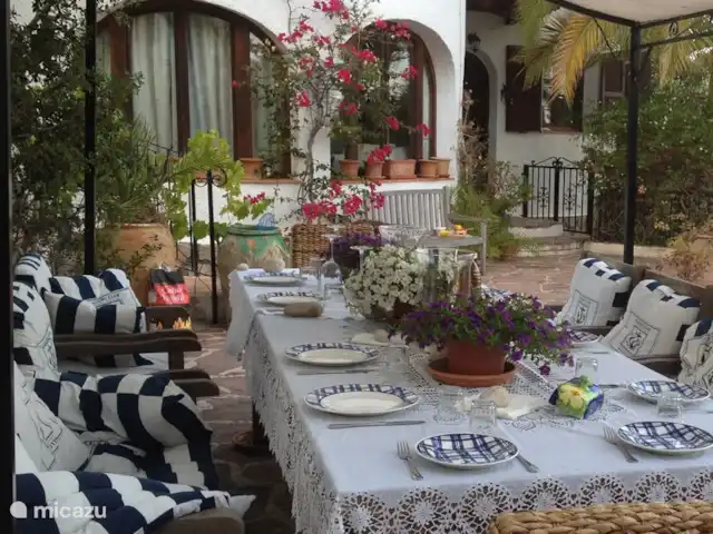 La Casa del Sol huren in Spanje, Costa Blanca, Moraira - villa ruime eettafel bij het zwembad