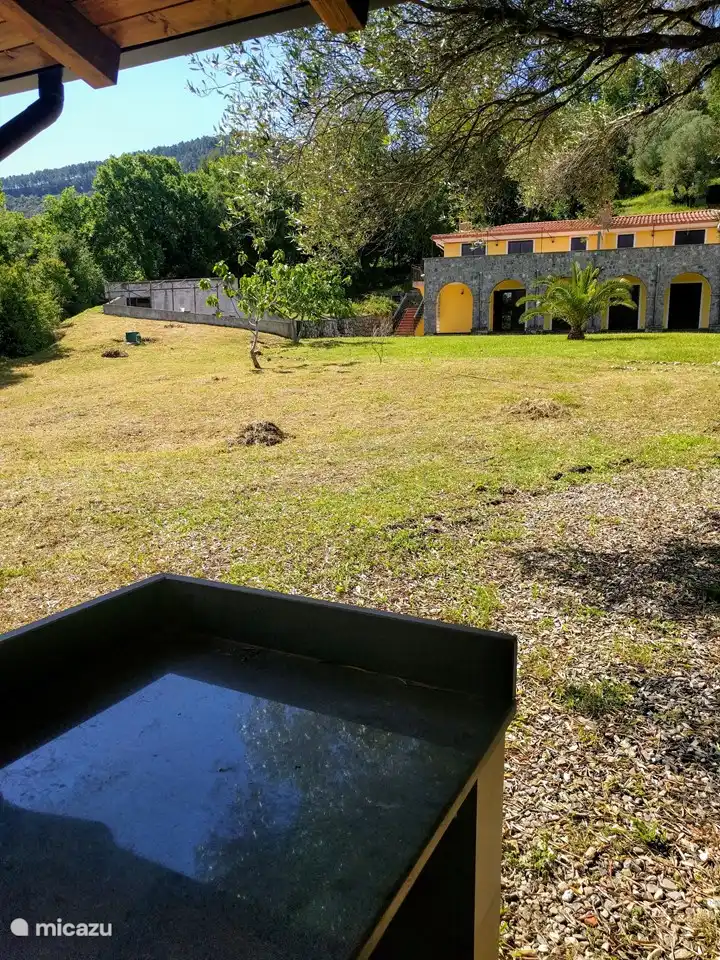Una vista de Campaniacasa desde el horno de pizza
